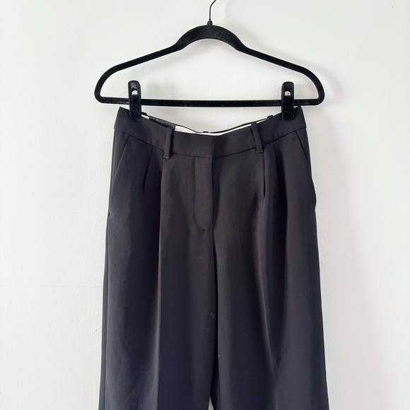 Aritzia NWT The Effortless Pant Lo-Rise Crepette Trousers Bottoms Tailored - Picture 4 of 8